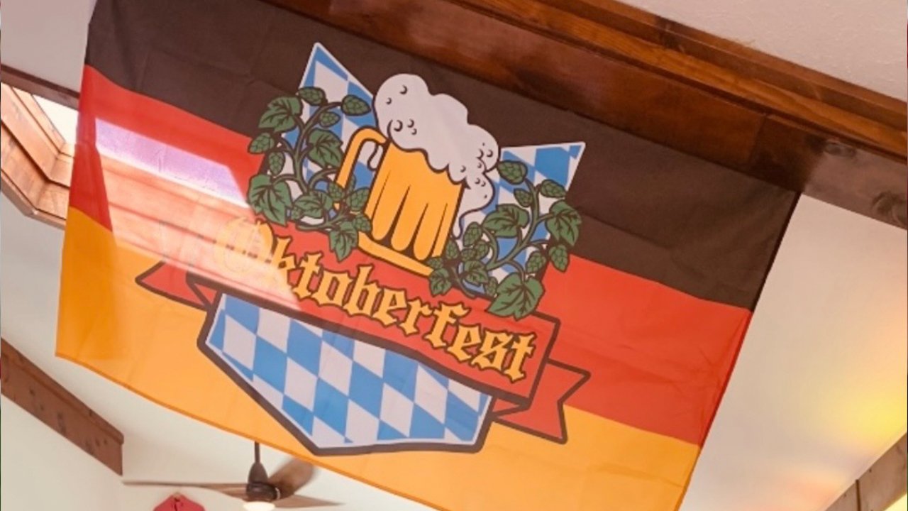 Oktoberfest-TvIELY