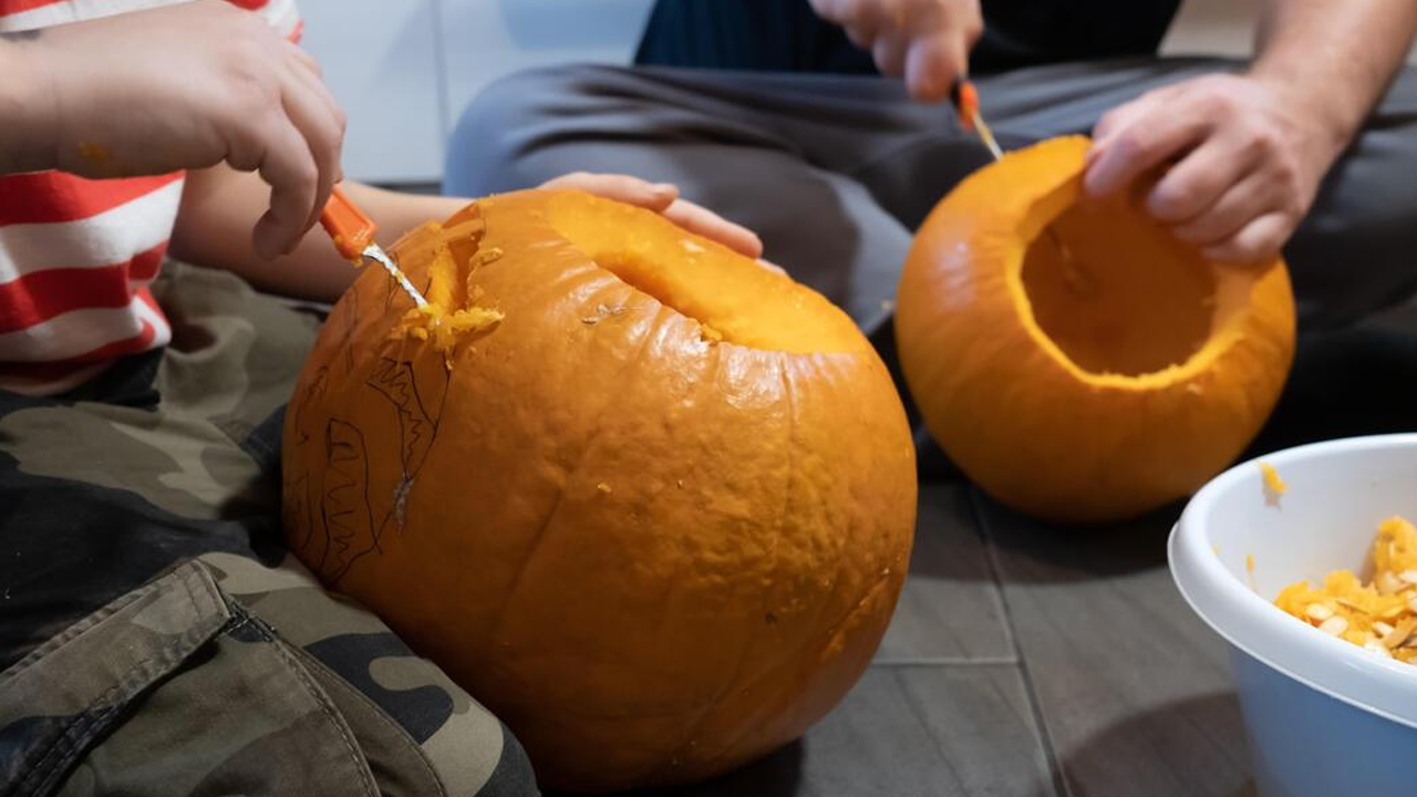 Pumpkin-Carving-cyvMGa