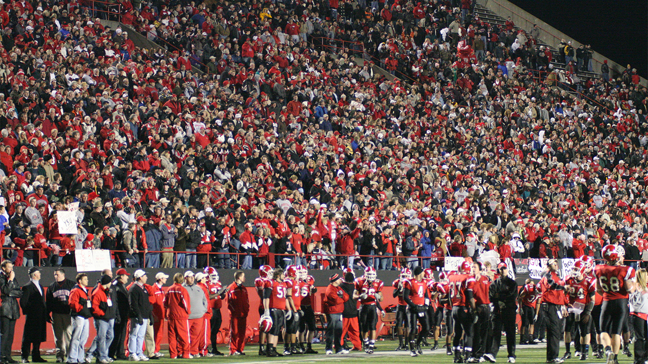 YSU-Football-5fqnIK